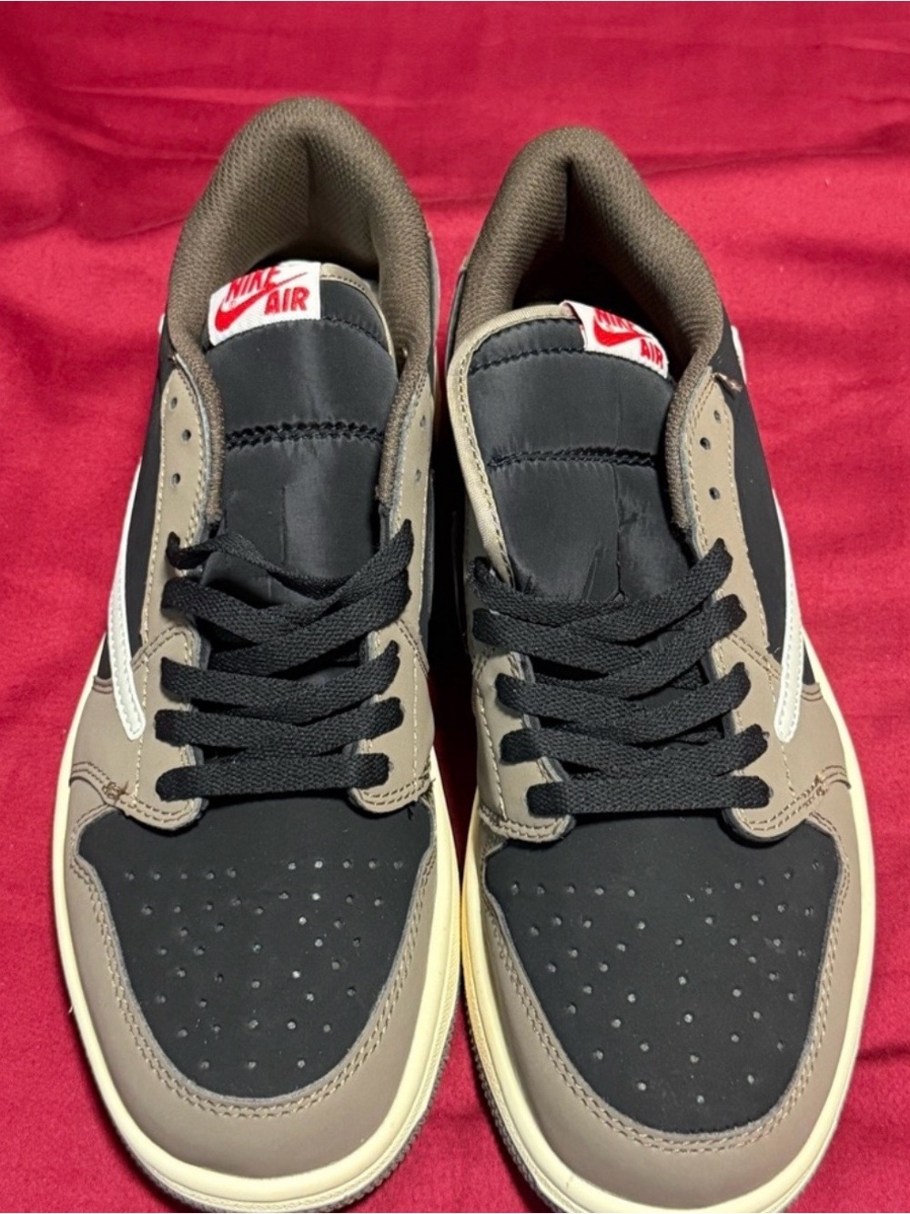 Men’s Low-Top Sneakers in Black and Brown